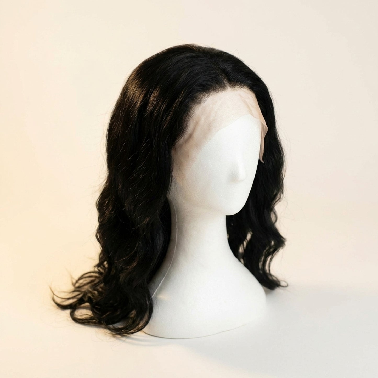 Bobbi Boss Nu Lace Glueless 13x4 HD Lace Front Wig (Beau MLF1012) - Detail / Texture